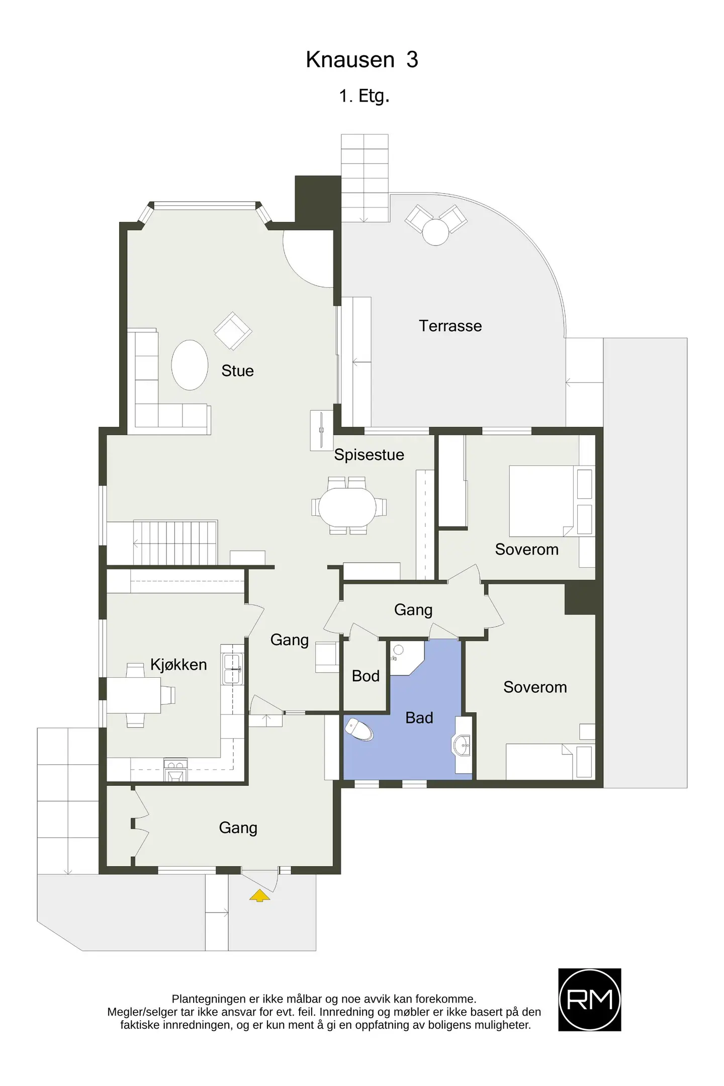 Første etasje er boligens hovedplan med stue, kjøkken, bad og to soverom.