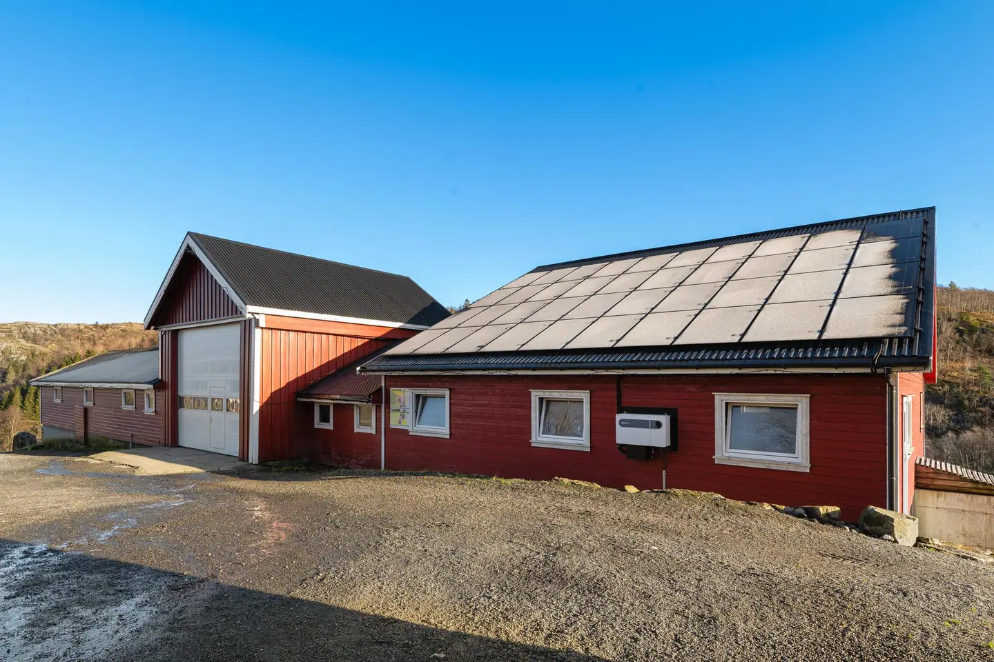 Produksjon på gården i dag: kjøtt av sau og storfe.