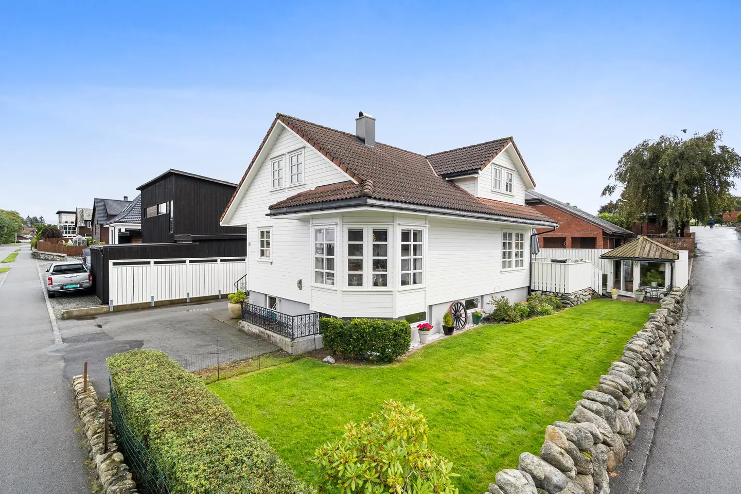 Enebolig oppført i 2009 med sentral beliggenhet på Nærbø og alt på ett plan i hovedetasjen.